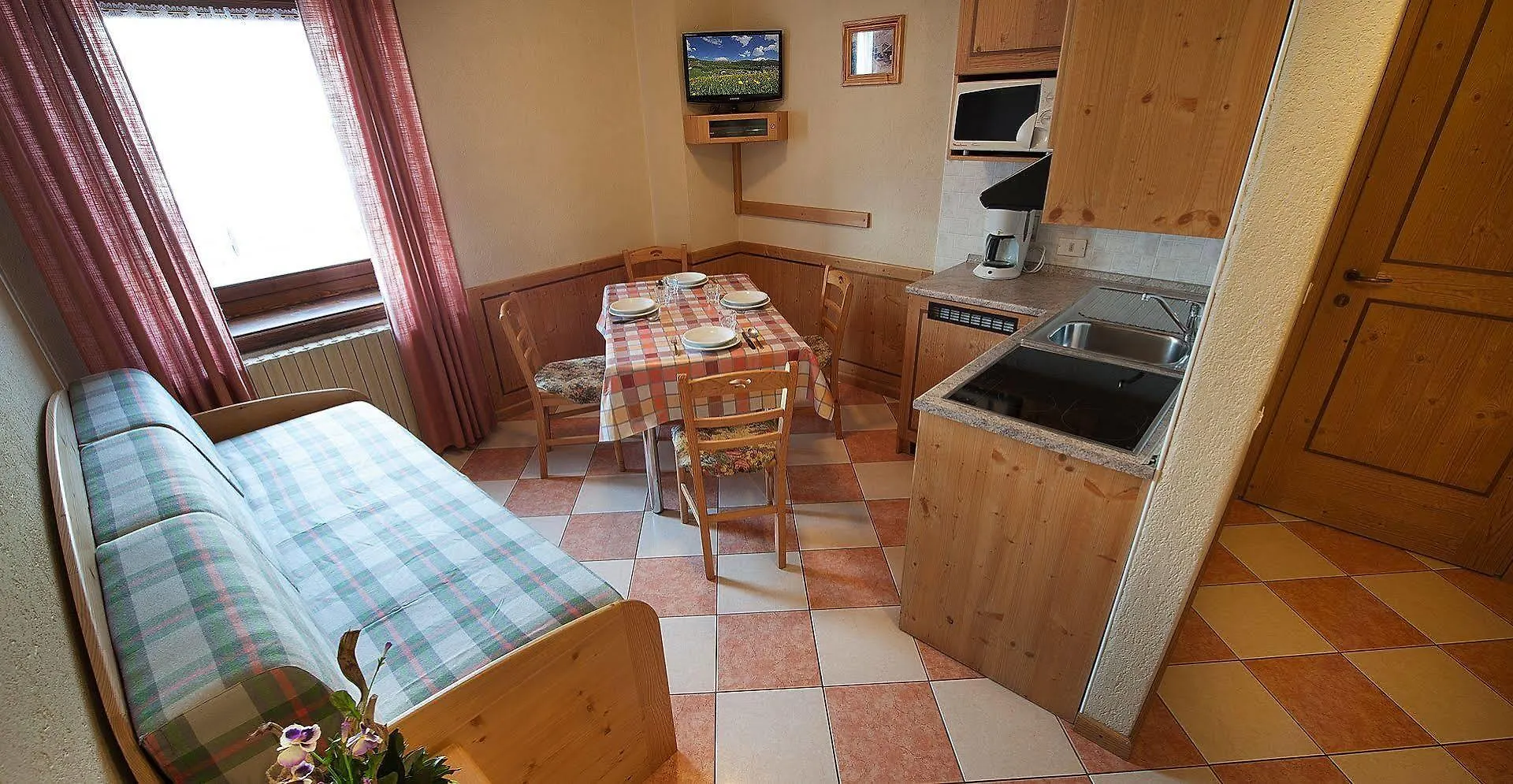 Baita Carosello Apt 4 By Livigno Accomodation